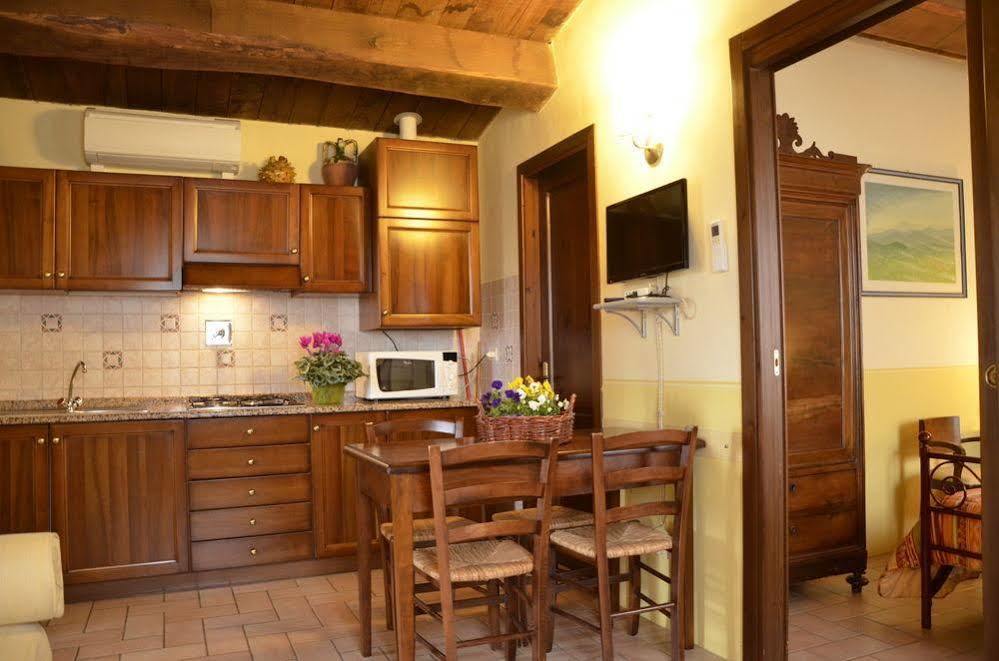 Agriturismo Le Due Torri Torre Quadrano Spello Bagian luar foto