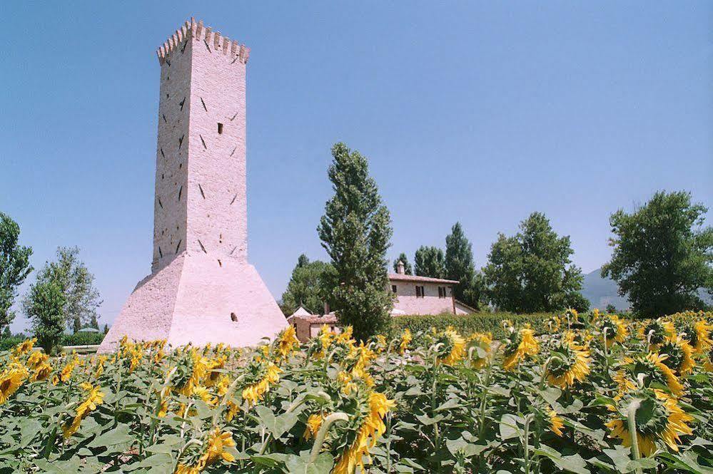 Agriturismo Le Due Torri Torre Quadrano Spello Bagian luar foto
