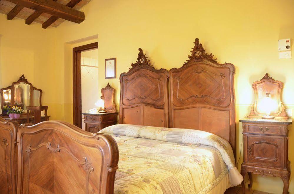 Agriturismo Le Due Torri Torre Quadrano Spello Bagian luar foto